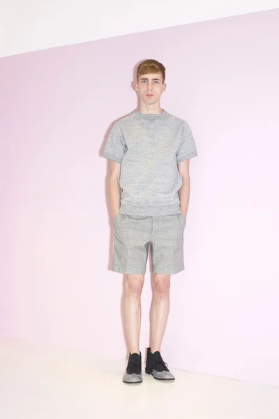 Look 15